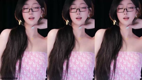 260717虎牙金琳爱睡觉 (2)